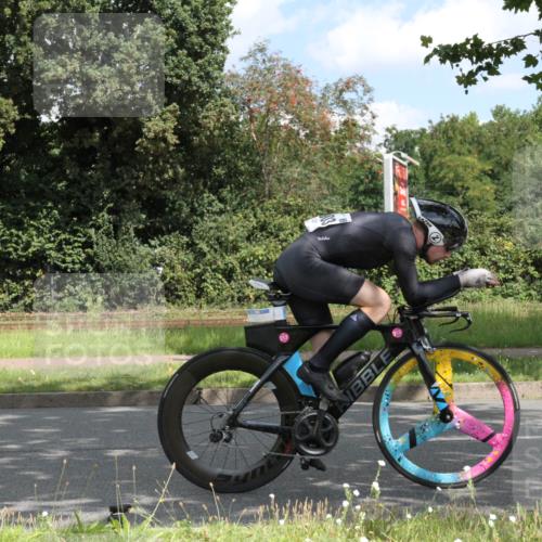 10.08.2025 - GEWOBA Citytriathlon Bremen Yannick Fuchs http://msf.ph/oto/8567668 10.08.2025 12:42:04 Radfahren 698, 923, 926, 1003 meine-sportfotos.de