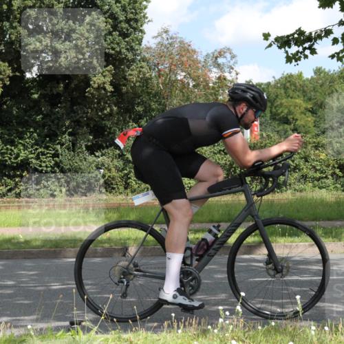10.08.2025 - GEWOBA Citytriathlon Bremen Yannick Fuchs http://msf.ph/oto/8567675 10.08.2025 12:42:14 Radfahren 595, 698, 754, 1003 meine-sportfotos.de