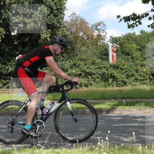 10.08.2025 - GEWOBA Citytriathlon Bremen Yannick Fuchs http://msf.ph/oto/8567678 10.08.2025 12:42:18 Radfahren 595, 613, 698, 754, 1003 meine-sportfotos.de