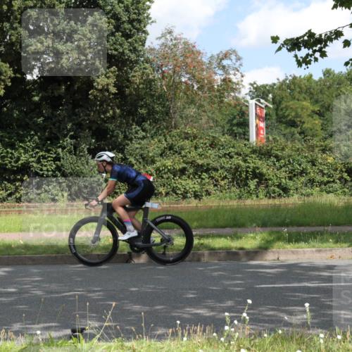 10.08.2025 - GEWOBA Citytriathlon Bremen Yannick Fuchs http://msf.ph/oto/8567688 10.08.2025 12:42:37 Radfahren 595, 611, 613, 909, 944, 953 meine-sportfotos.de