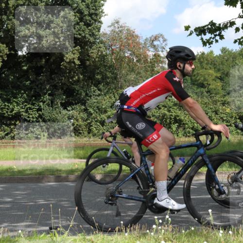 10.08.2025 - GEWOBA Citytriathlon Bremen Yannick Fuchs http://msf.ph/oto/8567697 10.08.2025 12:42:57 Radfahren 628, 644, 677, 684, 710, 846, 850, 871, 889, 909 meine-sportfotos.de