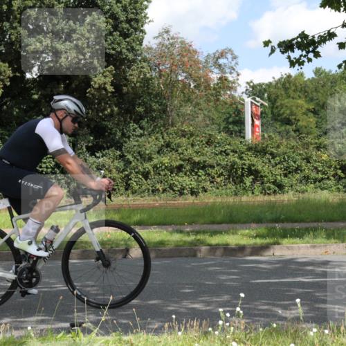 10.08.2025 - GEWOBA Citytriathlon Bremen Yannick Fuchs http://msf.ph/oto/8567700 10.08.2025 12:42:58 Radfahren 628, 644, 677, 684, 710, 846, 850, 871, 889, 909 meine-sportfotos.de