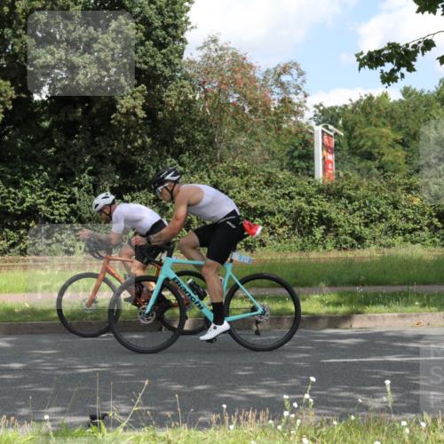 10.08.2025 - GEWOBA Citytriathlon Bremen Yannick Fuchs http://msf.ph/oto/8567718 10.08.2025 12:43:30 Radfahren 646, 835, 837, 842, 885, 925, 955, 964, 1038 meine-sportfotos.de