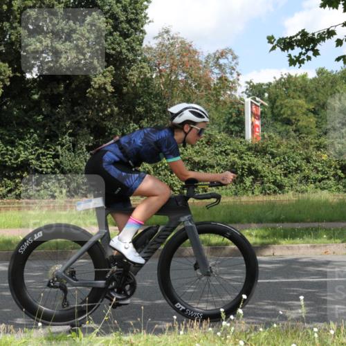 10.08.2025 - GEWOBA Citytriathlon Bremen Yannick Fuchs http://msf.ph/oto/8567721 10.08.2025 12:43:36 Radfahren 646, 835, 837, 842, 907, 925, 955, 1012, 1038 meine-sportfotos.de