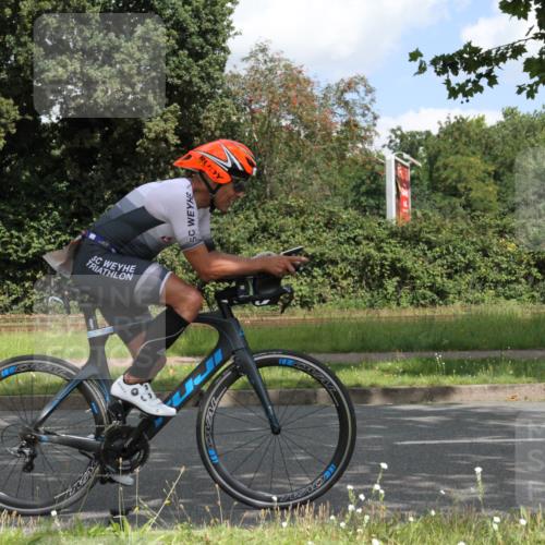 10.08.2025 - GEWOBA Citytriathlon Bremen Yannick Fuchs http://msf.ph/oto/8567728 10.08.2025 12:43:46 Radfahren 608, 835, 837, 842, 907, 925, 954, 955, 1012 meine-sportfotos.de