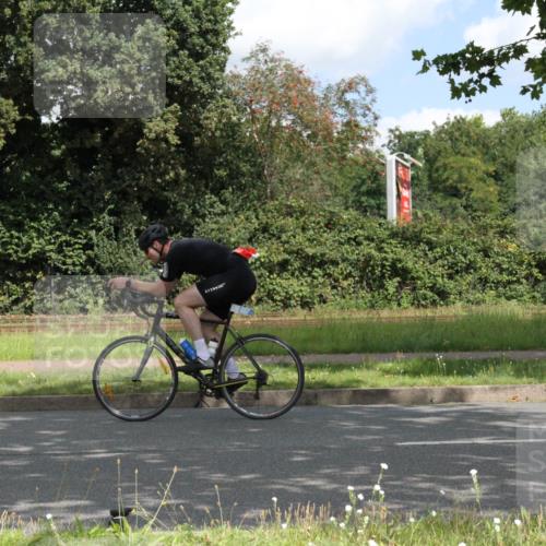10.08.2025 - GEWOBA Citytriathlon Bremen Yannick Fuchs http://msf.ph/oto/8567730 10.08.2025 12:43:48 Radfahren 608, 837, 842, 907, 925, 954, 955, 1012 meine-sportfotos.de