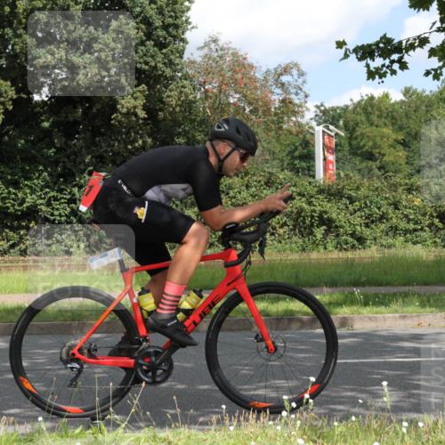 10.08.2025 - GEWOBA Citytriathlon Bremen Yannick Fuchs http://msf.ph/oto/8567742 10.08.2025 12:44:11 Radfahren 661, 669, 693, 703, 713, 731, 746, 908, 965, 1036 meine-sportfotos.de