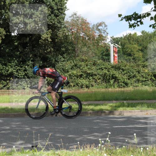 10.08.2025 - GEWOBA Citytriathlon Bremen Yannick Fuchs http://msf.ph/oto/8567743 10.08.2025 12:44:12 Radfahren 661, 669, 693, 703, 713, 731, 746, 908, 965, 1036 meine-sportfotos.de
