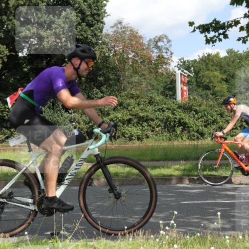 10.08.2025 - GEWOBA Citytriathlon Bremen Yannick Fuchs http://msf.ph/oto/8567748 10.08.2025 12:44:19 Radfahren 661, 669, 693, 703, 713, 731, 746, 908, 911, 965 meine-sportfotos.de