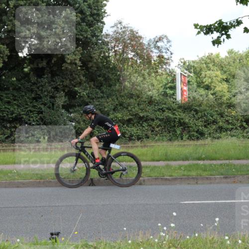 10.08.2025 - GEWOBA Citytriathlon Bremen Yannick Fuchs http://msf.ph/oto/8567761 10.08.2025 12:44:38 Radfahren 586, 607, 800, 809, 819, 911, 958, 1030 meine-sportfotos.de