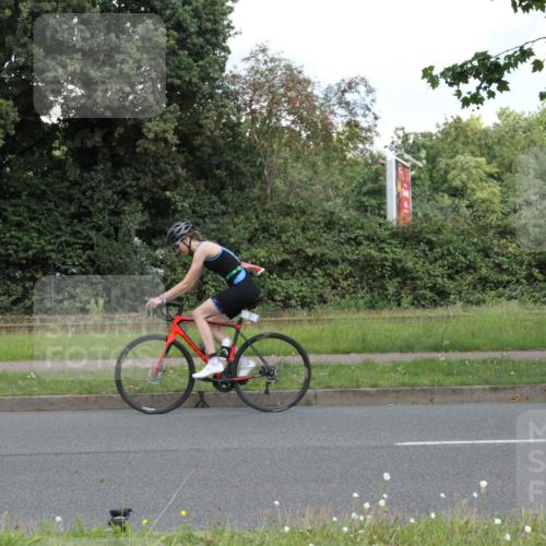 10.08.2025 - GEWOBA Citytriathlon Bremen Yannick Fuchs http://msf.ph/oto/8567763 10.08.2025 12:44:40 Radfahren 586, 607, 638, 800, 809, 819, 958, 1030 meine-sportfotos.de