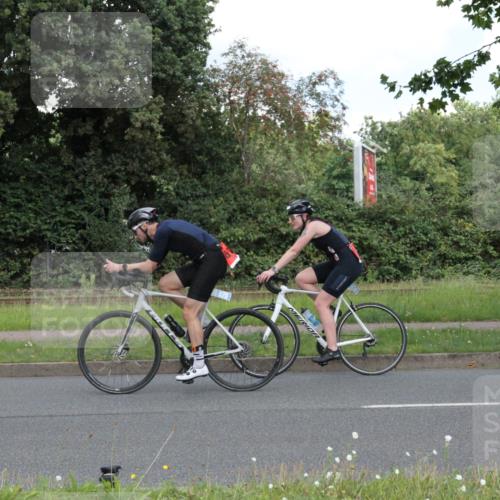 10.08.2025 - GEWOBA Citytriathlon Bremen Yannick Fuchs http://msf.ph/oto/8567764 10.08.2025 12:44:41 Radfahren 586, 607, 638, 800, 809, 819, 958, 1030 meine-sportfotos.de