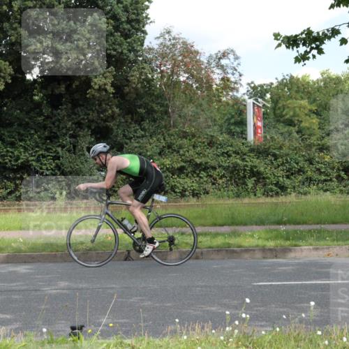 10.08.2025 - GEWOBA Citytriathlon Bremen Yannick Fuchs http://msf.ph/oto/8567777 10.08.2025 12:44:55 Radfahren 607, 638, 647, 716, 727, 786, 809, 816, 958, 1030 meine-sportfotos.de