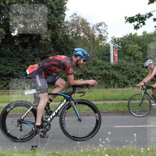 10.08.2025 - GEWOBA Citytriathlon Bremen Yannick Fuchs http://msf.ph/oto/8567787 10.08.2025 12:45:03 Radfahren 633, 638, 647, 716, 727, 786, 808, 816 meine-sportfotos.de