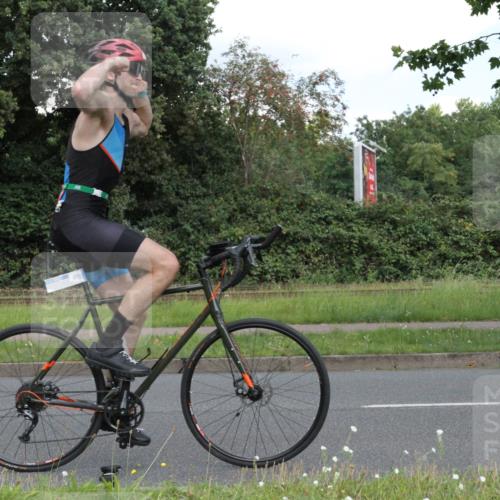 10.08.2025 - GEWOBA Citytriathlon Bremen Yannick Fuchs http://msf.ph/oto/8567789 10.08.2025 12:45:04 Radfahren 633, 638, 647, 712, 716, 727, 786, 808, 816 meine-sportfotos.de