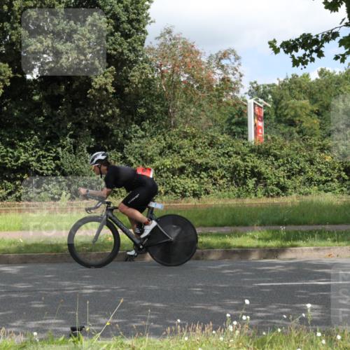 10.08.2025 - GEWOBA Citytriathlon Bremen Yannick Fuchs http://msf.ph/oto/8567797 10.08.2025 12:45:21 Radfahren 633, 676, 712, 724, 808, 828, 851, 946, 1022 meine-sportfotos.de
