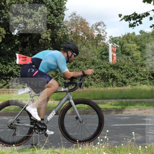 10.08.2025 - GEWOBA Citytriathlon Bremen Yannick Fuchs http://msf.ph/oto/8567811 10.08.2025 12:45:45 Radfahren 574, 651, 674, 676, 685, 697, 748, 771, 812, 898, 928, 930, 939 meine-sportfotos.de