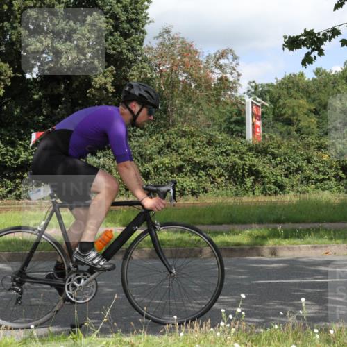 10.08.2025 - GEWOBA Citytriathlon Bremen Yannick Fuchs http://msf.ph/oto/8567820 10.08.2025 12:45:52 Radfahren 574, 651, 674, 685, 697, 748, 771, 812, 898, 928, 929 meine-sportfotos.de