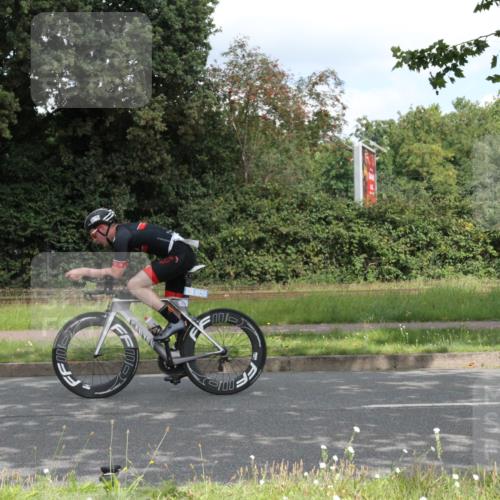 10.08.2025 - GEWOBA Citytriathlon Bremen Yannick Fuchs http://msf.ph/oto/8567826 10.08.2025 12:45:58 Radfahren 574, 651, 674, 685, 697, 748, 771, 812, 898, 928, 929, 1011 meine-sportfotos.de
