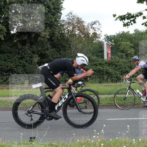 10.08.2025 - GEWOBA Citytriathlon Bremen Yannick Fuchs http://msf.ph/oto/8567830 10.08.2025 12:46:09 Radfahren 674, 685, 929, 948, 1011 meine-sportfotos.de