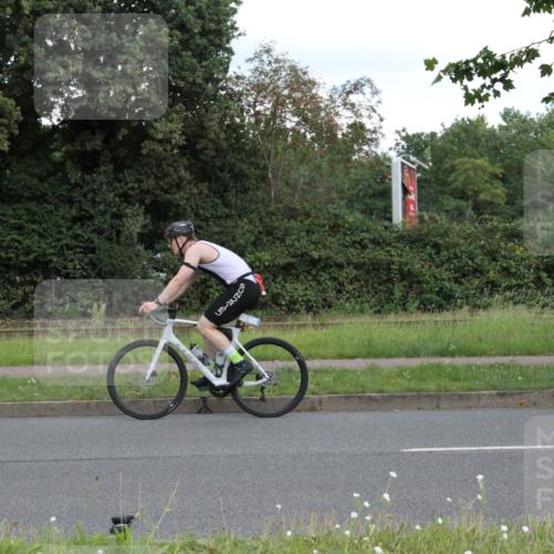 10.08.2025 - GEWOBA Citytriathlon Bremen Yannick Fuchs http://msf.ph/oto/8567835 10.08.2025 12:46:18 Radfahren 625, 948, 1011 meine-sportfotos.de