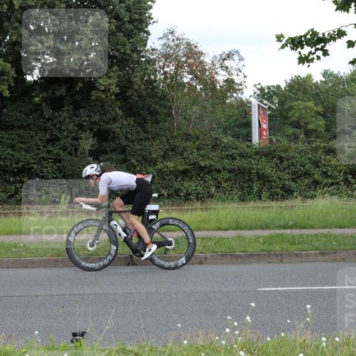 10.08.2025 - GEWOBA Citytriathlon Bremen Yannick Fuchs http://msf.ph/oto/8567837 10.08.2025 12:46:19 Radfahren 625, 948, 1011 meine-sportfotos.de