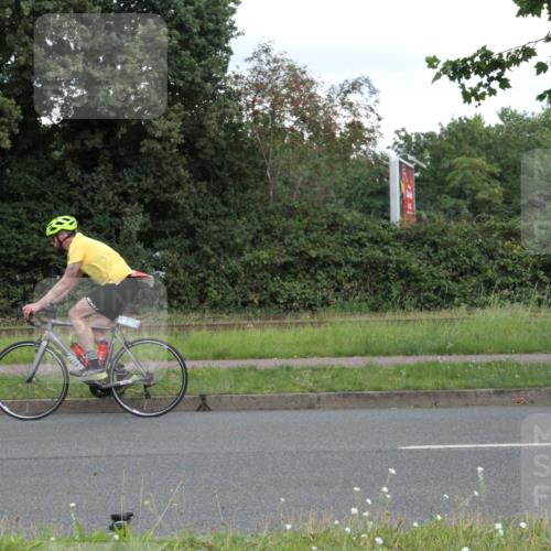 10.08.2025 - GEWOBA Citytriathlon Bremen Yannick Fuchs http://msf.ph/oto/8567844 10.08.2025 12:46:24 Radfahren 625, 948, 962 meine-sportfotos.de