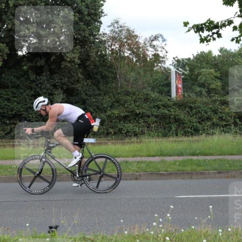 10.08.2025 - GEWOBA Citytriathlon Bremen Yannick Fuchs http://msf.ph/oto/8567846 10.08.2025 12:46:28 Radfahren 576, 625, 903, 918, 948, 962 meine-sportfotos.de