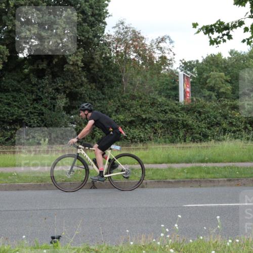 10.08.2025 - GEWOBA Citytriathlon Bremen Yannick Fuchs http://msf.ph/oto/8567847 10.08.2025 12:46:30 Radfahren 576, 605, 625, 903, 918, 948, 962 meine-sportfotos.de