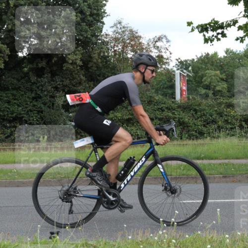 10.08.2025 - GEWOBA Citytriathlon Bremen Yannick Fuchs http://msf.ph/oto/8567848 10.08.2025 12:46:35 Radfahren 576, 605, 625, 903, 918, 962, 1007 meine-sportfotos.de
