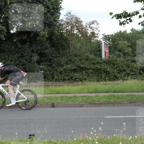 10.08.2025 - GEWOBA Citytriathlon Bremen Yannick Fuchs http://msf.ph/oto/8567853 10.08.2025 12:46:40 Radfahren 576, 605, 799, 823, 903, 918, 962, 1007, 1020 meine-sportfotos.de