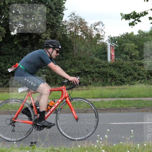 10.08.2025 - GEWOBA Citytriathlon Bremen Yannick Fuchs http://msf.ph/oto/8567855 10.08.2025 12:46:42 Radfahren 576, 605, 799, 823, 903, 918, 962, 1007, 1020 meine-sportfotos.de