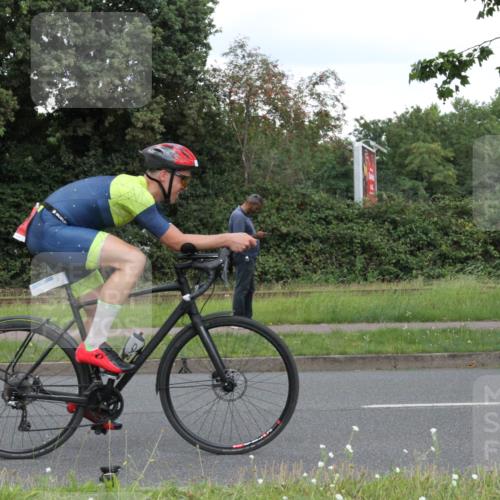 10.08.2025 - GEWOBA Citytriathlon Bremen Yannick Fuchs http://msf.ph/oto/8567873 10.08.2025 12:47:01 Radfahren 583, 622, 640, 659, 733, 760, 769, 799, 823, 875, 960, 968, 1020 meine-sportfotos.de