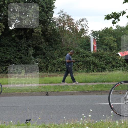 10.08.2025 - GEWOBA Citytriathlon Bremen Yannick Fuchs http://msf.ph/oto/8567876 10.08.2025 12:47:04 Radfahren 583, 622, 640, 659, 675, 733, 751, 760, 769, 875, 960, 968, 1013 meine-sportfotos.de