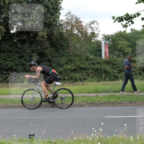 10.08.2025 - GEWOBA Citytriathlon Bremen Yannick Fuchs http://msf.ph/oto/8567877 10.08.2025 12:47:07 Radfahren 573, 583, 622, 640, 659, 675, 733, 751, 760, 769, 875, 960, 968, 1013 meine-sportfotos.de