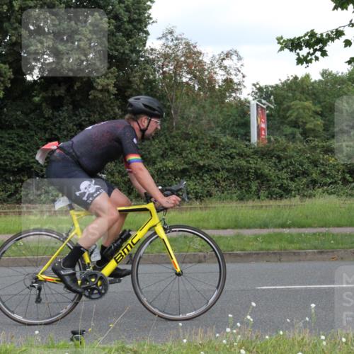 10.08.2025 - GEWOBA Citytriathlon Bremen Yannick Fuchs http://msf.ph/oto/8567888 10.08.2025 12:47:15 Radfahren 573, 583, 622, 640, 645, 659, 675, 732, 733, 751, 769, 792, 875, 960, 981, 1013 meine-sportfotos.de
