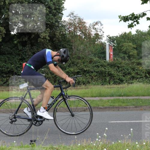 10.08.2025 - GEWOBA Citytriathlon Bremen Yannick Fuchs http://msf.ph/oto/8567890 10.08.2025 12:47:18 Radfahren 573, 622, 640, 645, 654, 659, 675, 732, 733, 751, 769, 792, 875, 960, 981, 1013 meine-sportfotos.de