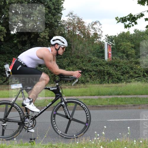 10.08.2025 - GEWOBA Citytriathlon Bremen Yannick Fuchs http://msf.ph/oto/8567893 10.08.2025 12:47:22 Radfahren 573, 640, 645, 654, 659, 675, 732, 733, 751, 753, 769, 792, 875, 960, 981, 1013 meine-sportfotos.de