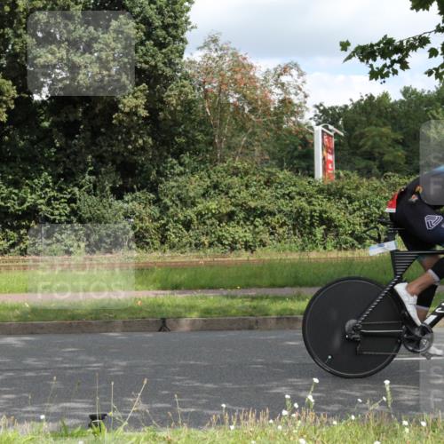 10.08.2025 - GEWOBA Citytriathlon Bremen Yannick Fuchs http://msf.ph/oto/8567895 10.08.2025 12:47:28 Radfahren 573, 645, 654, 732, 745, 751, 753, 792, 981 meine-sportfotos.de