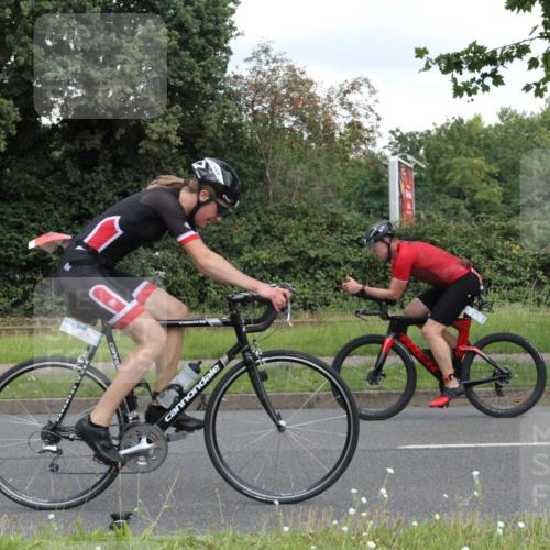10.08.2025 - GEWOBA Citytriathlon Bremen Yannick Fuchs http://msf.ph/oto/8567905 10.08.2025 12:47:48 Radfahren 566, 587, 590, 679, 745, 801, 884, 916, 941, 943, 951 meine-sportfotos.de