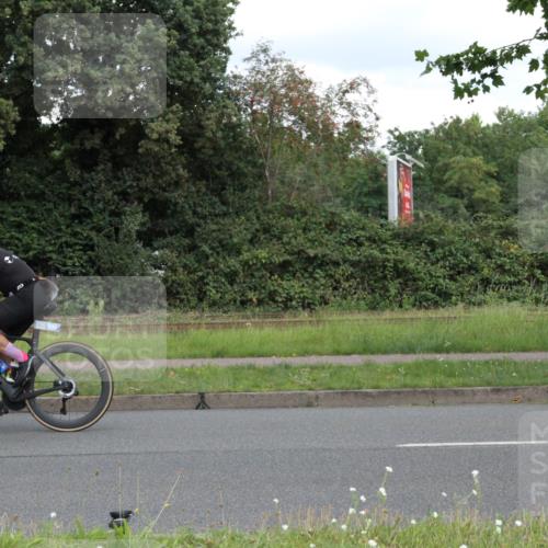10.08.2025 - GEWOBA Citytriathlon Bremen Yannick Fuchs http://msf.ph/oto/8567917 10.08.2025 12:47:54 Radfahren 566, 587, 590, 679, 767, 801, 884, 916, 941, 943, 951 meine-sportfotos.de
