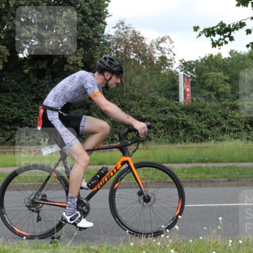 10.08.2025 - GEWOBA Citytriathlon Bremen Yannick Fuchs http://msf.ph/oto/8567918 10.08.2025 12:47:56 Radfahren 566, 587, 590, 656, 679, 767, 801, 884, 916, 941, 943, 951 meine-sportfotos.de