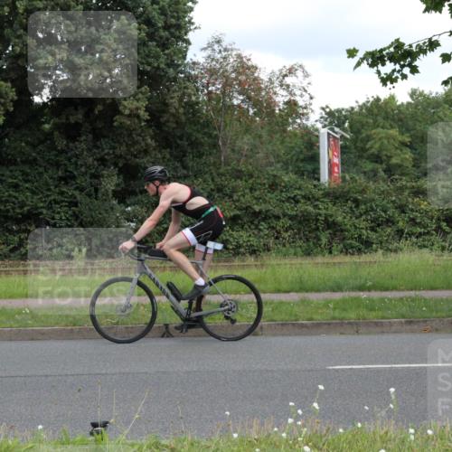 10.08.2025 - GEWOBA Citytriathlon Bremen Yannick Fuchs http://msf.ph/oto/8567920 10.08.2025 12:47:58 Radfahren 566, 587, 590, 656, 679, 767, 884, 916, 941, 943, 951 meine-sportfotos.de