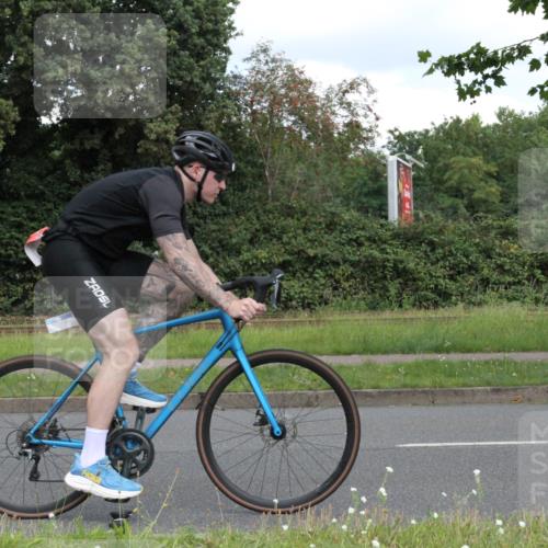 10.08.2025 - GEWOBA Citytriathlon Bremen Yannick Fuchs http://msf.ph/oto/8567926 10.08.2025 12:48:07 Radfahren 656, 679, 699, 767, 927, 941 meine-sportfotos.de