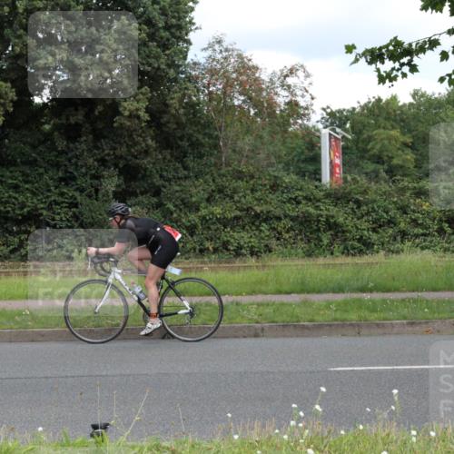 10.08.2025 - GEWOBA Citytriathlon Bremen Yannick Fuchs http://msf.ph/oto/8567931 10.08.2025 12:48:14 Radfahren 656, 699, 767, 927 meine-sportfotos.de