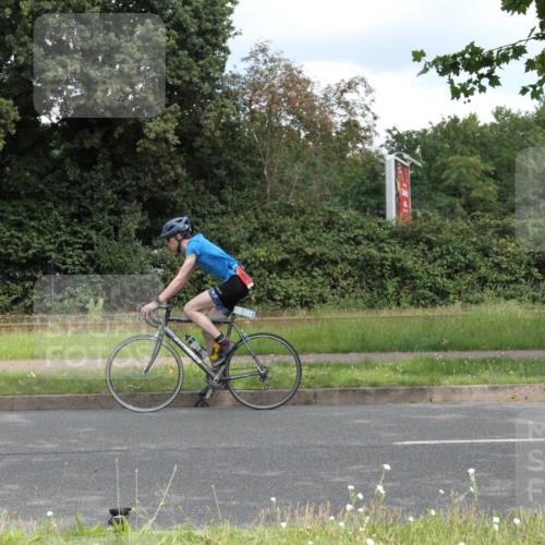 10.08.2025 - GEWOBA Citytriathlon Bremen Yannick Fuchs http://msf.ph/oto/8567934 10.08.2025 12:48:21 Radfahren 656, 699, 839, 927 meine-sportfotos.de