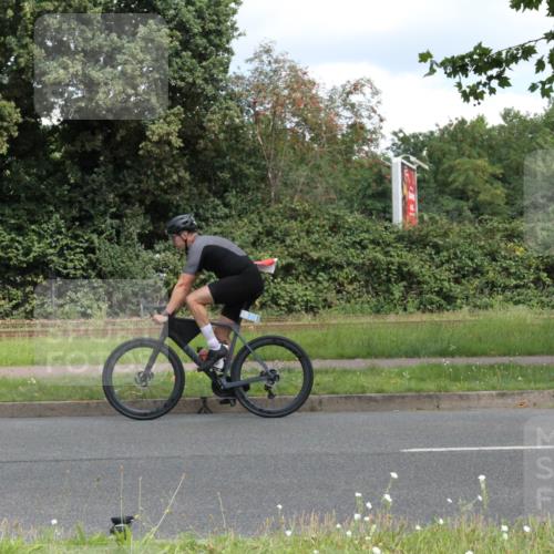10.08.2025 - GEWOBA Citytriathlon Bremen Yannick Fuchs http://msf.ph/oto/8567940 10.08.2025 12:48:32 Radfahren 564, 616, 627, 630, 657, 687, 717, 793, 839, 876, 897, 1026 meine-sportfotos.de