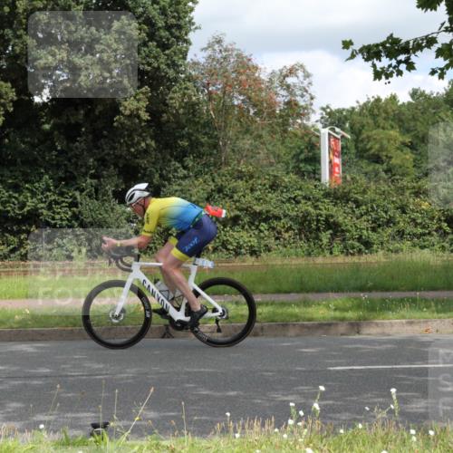 10.08.2025 - GEWOBA Citytriathlon Bremen Yannick Fuchs http://msf.ph/oto/8567964 10.08.2025 12:48:54 Radfahren 564, 578, 616, 621, 627, 641, 649, 655, 657, 682, 687, 717, 788, 793, 857, 863, 897, 932, 1010, 1027 meine-sportfotos.de