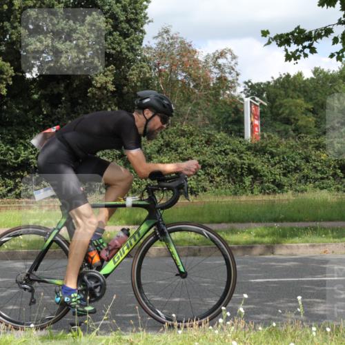 10.08.2025 - GEWOBA Citytriathlon Bremen Yannick Fuchs http://msf.ph/oto/8567976 10.08.2025 12:49:04 Radfahren 578, 621, 641, 649, 682, 788, 863, 950, 1010, 1027 meine-sportfotos.de