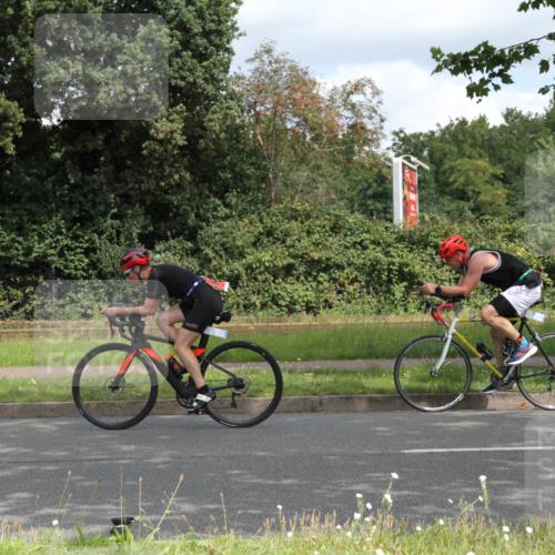 10.08.2025 - GEWOBA Citytriathlon Bremen Yannick Fuchs http://msf.ph/oto/8567977 10.08.2025 12:49:07 Radfahren 578, 641, 649, 682, 788, 840, 863, 950, 1010, 1027 meine-sportfotos.de